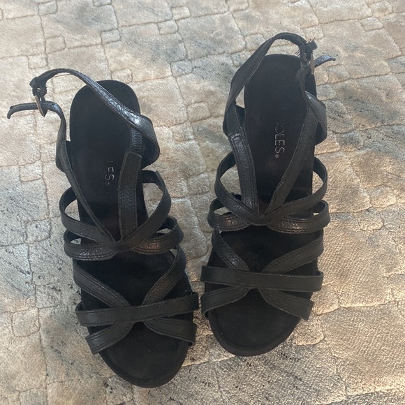 Aerosoles Black Leather Strappy Sandals Size 7 - Picture 2 of 6